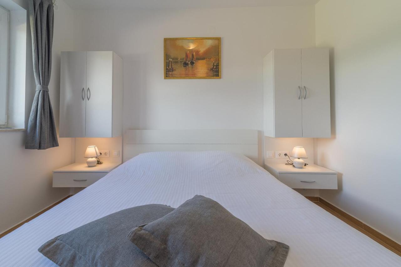 Apartments Enona Nin Extérieur photo